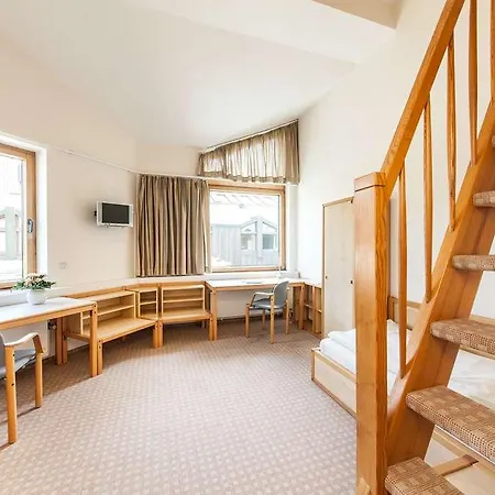 Garner - Akademie Otel Kiel