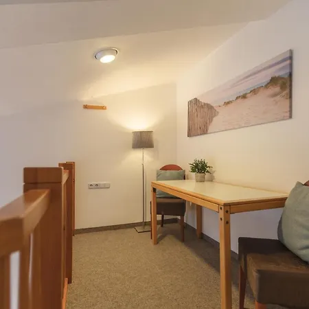Otel Garner - Akademie 2*