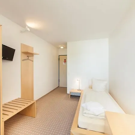 Garner - Akademie Hotell 2*