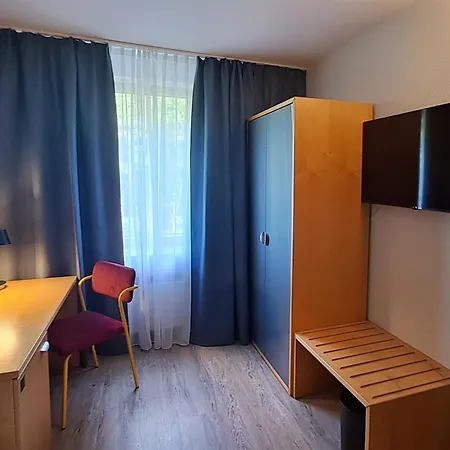 Garner - Akademie Hotell 2*