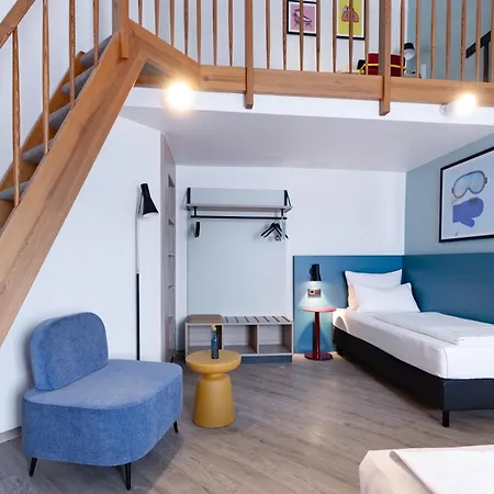 Отель Garner Hotel Kiel - Akademie Киль