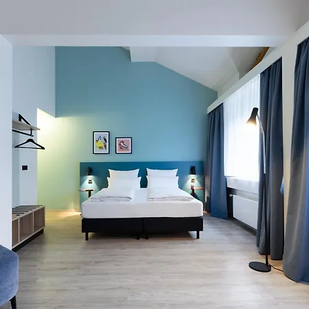 Otel Garner - Akademie
