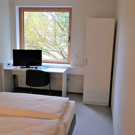 Garner Hotel Kiel - Akademie Отель Киль