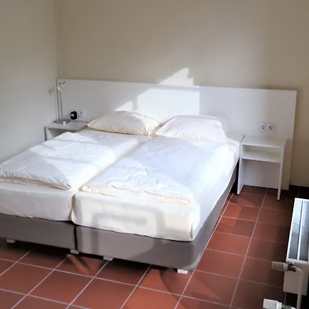 Garner Hotel Kiel - Akademie Киль