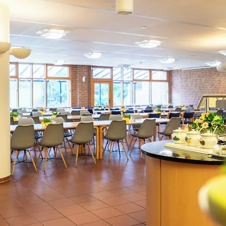 Garner Hotel Kiel - Akademie 3* Киль