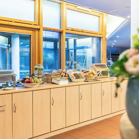 Garner Hotel Kiel - Akademie Отель 3*