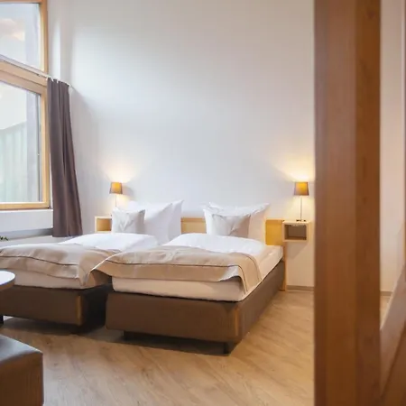 Otel Garner - Akademie Kiel