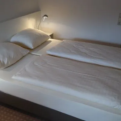 Hotell Garner - Akademie 2*